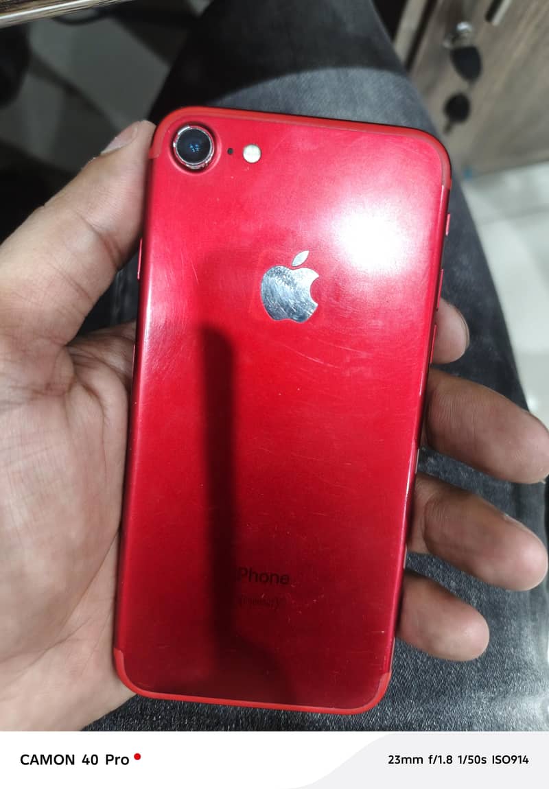 Apple iPhone 7 0