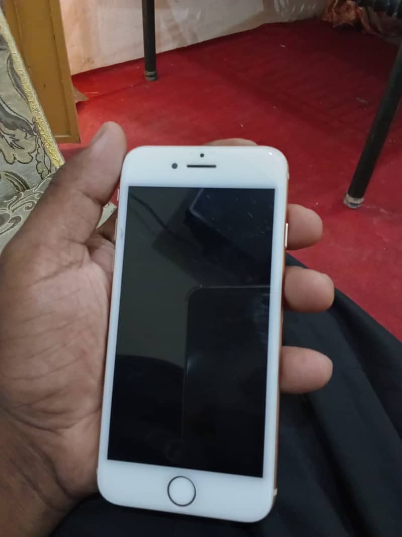Apple iPhone 8 3