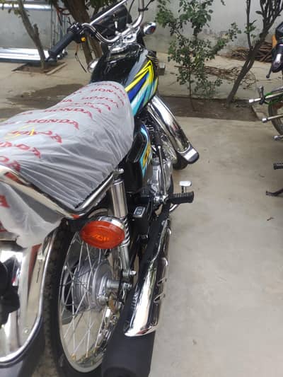 CG 125 only 9 Km run full new urgent sale only