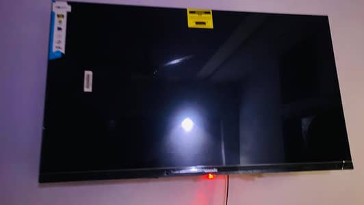 LCD with new 10/10 condition