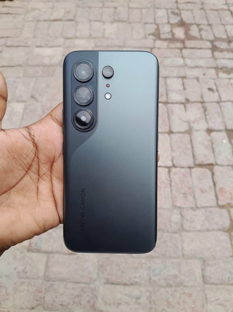 Tecno CAMON 40 Pro 8