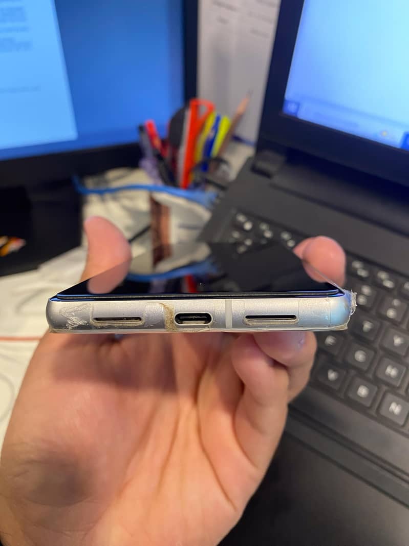 Google Pixel 7 4