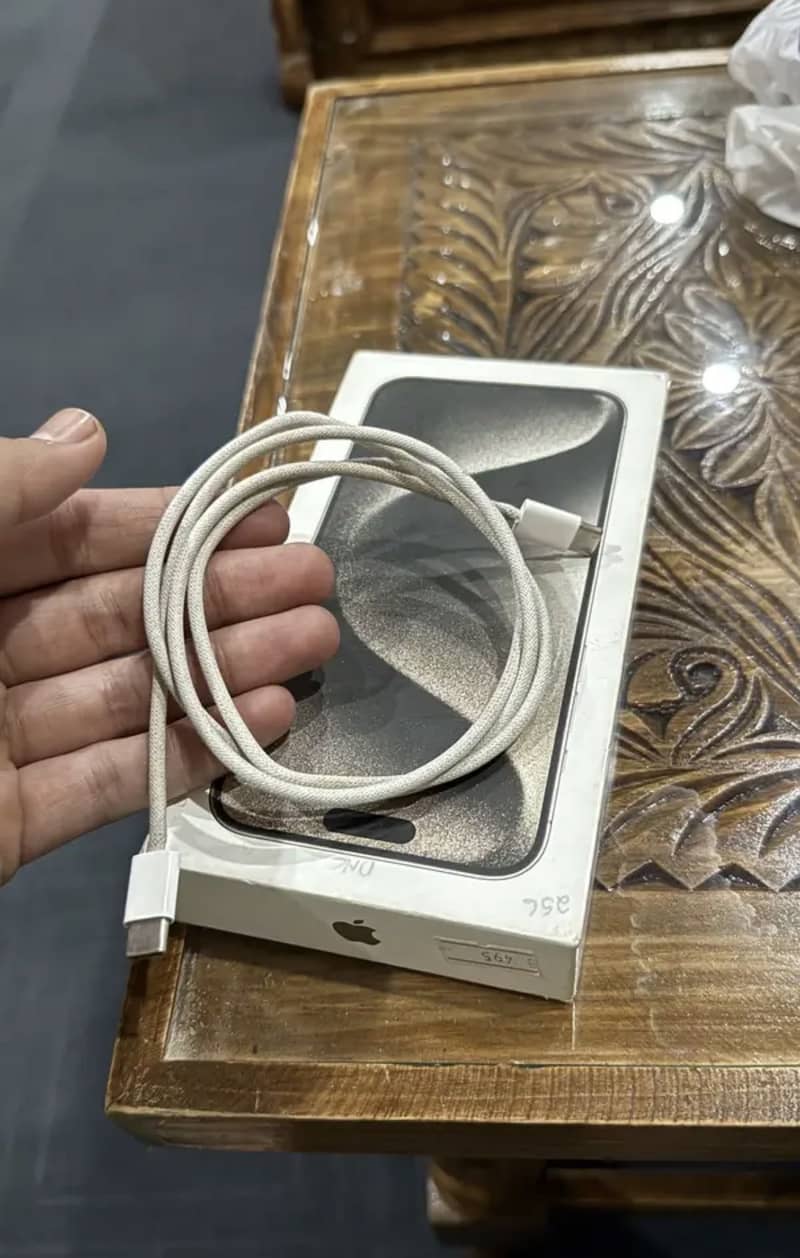 Apple iPhone 15 Pro Max 2