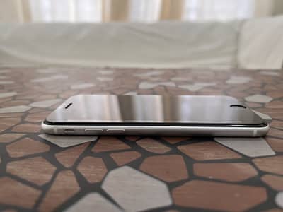 Apple iPhone SE