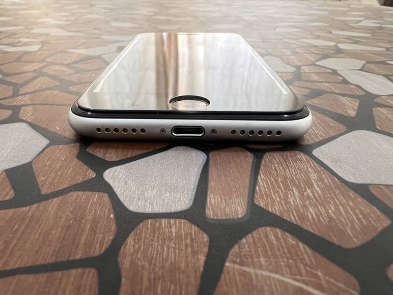 Apple iPhone SE 3