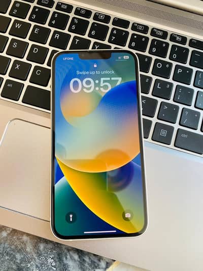 Apple iPhone 13
