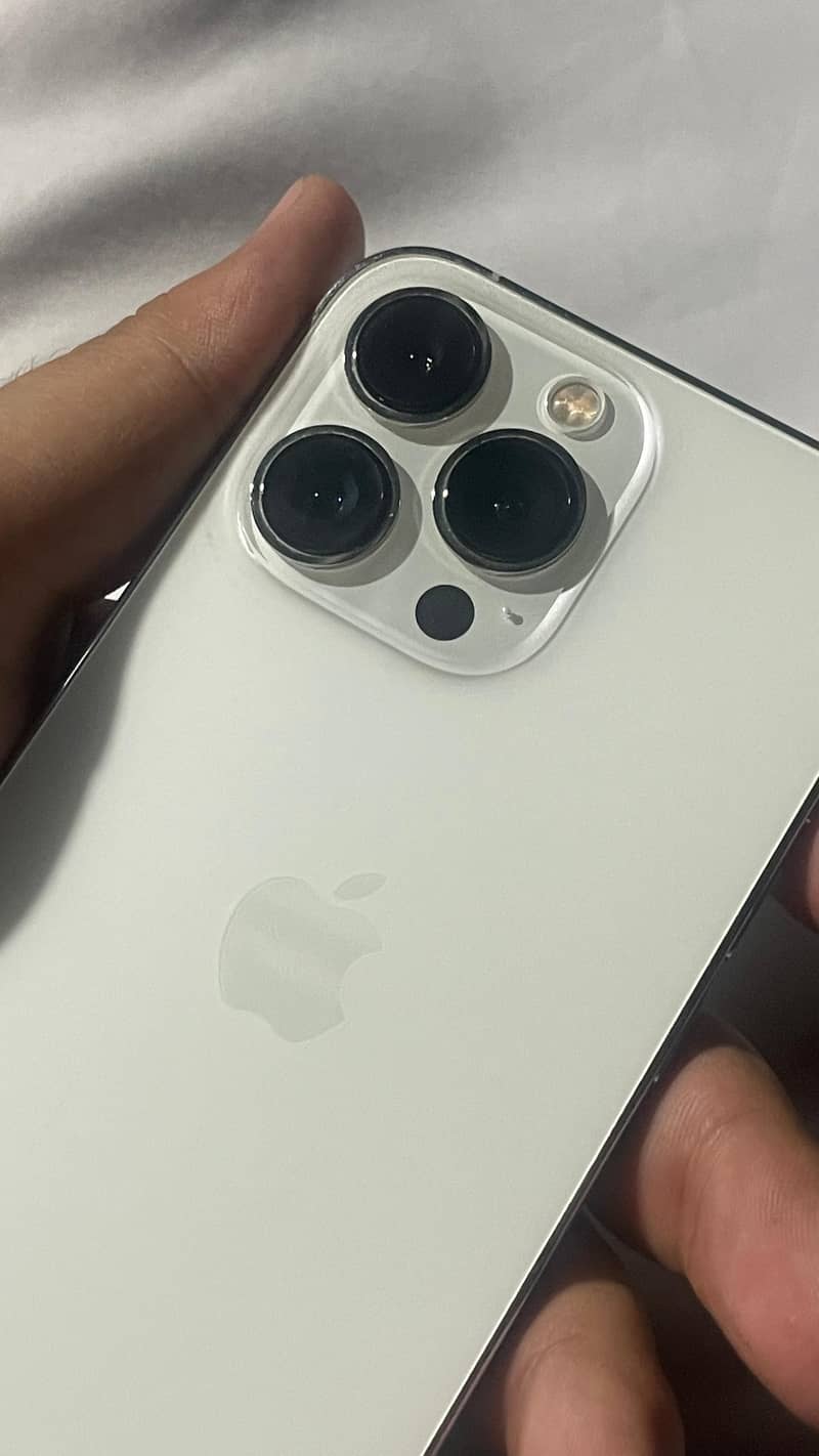 Apple iPhone 13 Pro 0