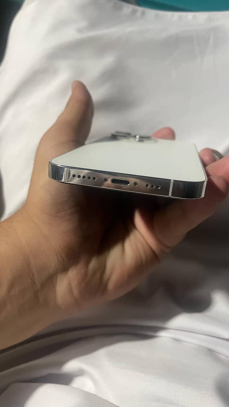 Apple iPhone 13 Pro 1