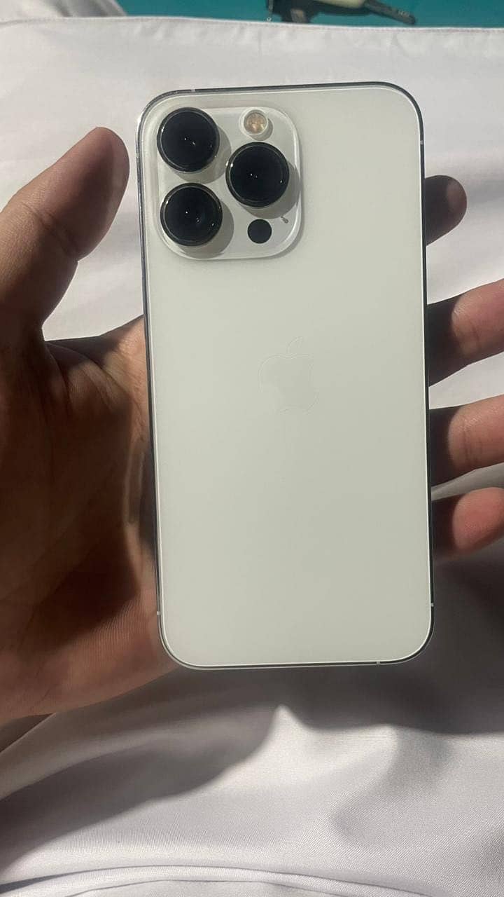 Apple iPhone 13 Pro 2