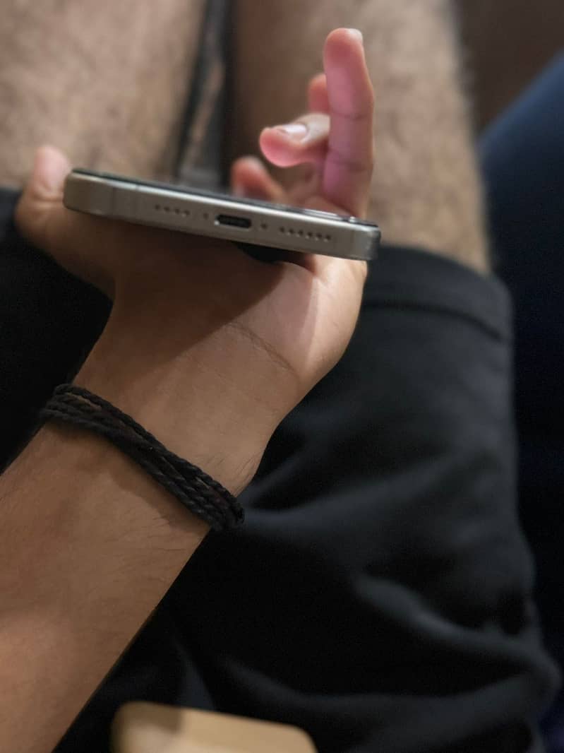 Apple iPhone 15 Pro Max 0