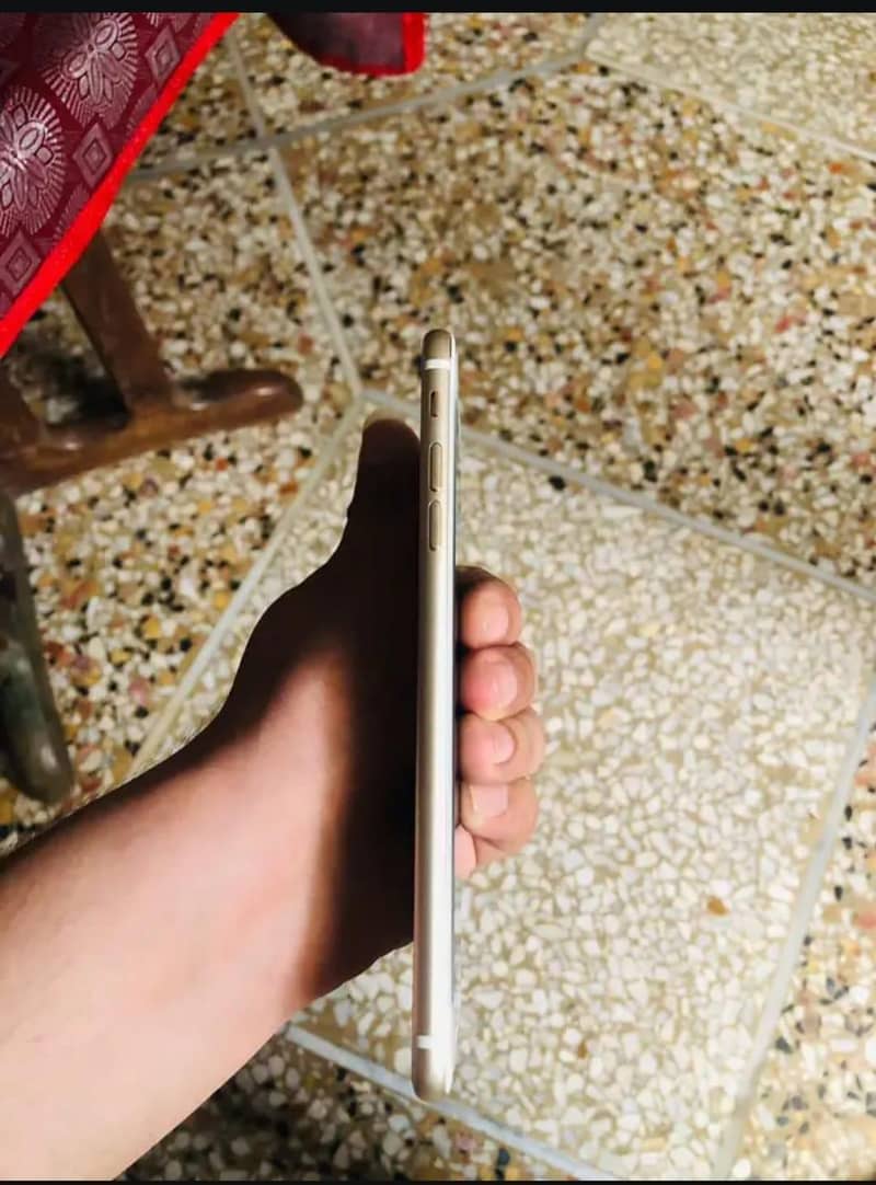 Apple iPhone 7 Plus 4