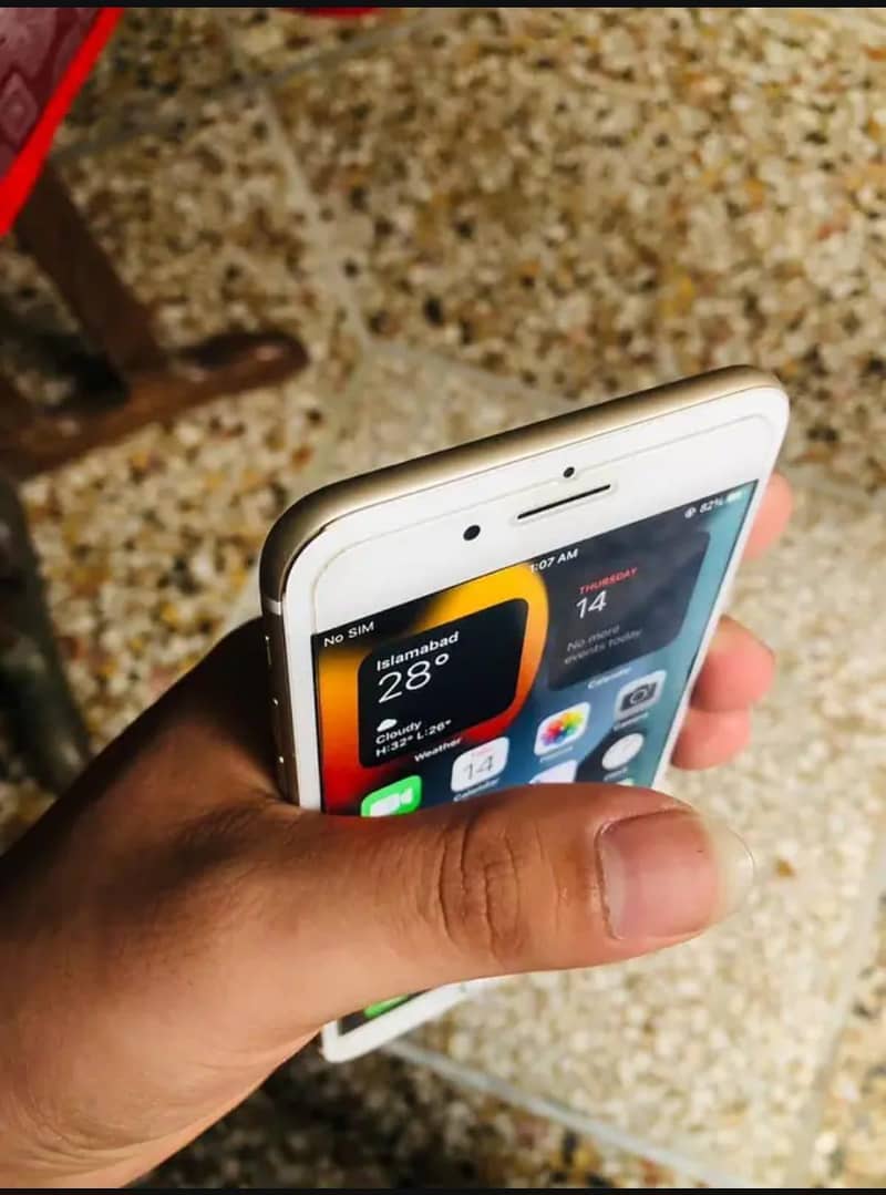 Apple iPhone 7 Plus 6