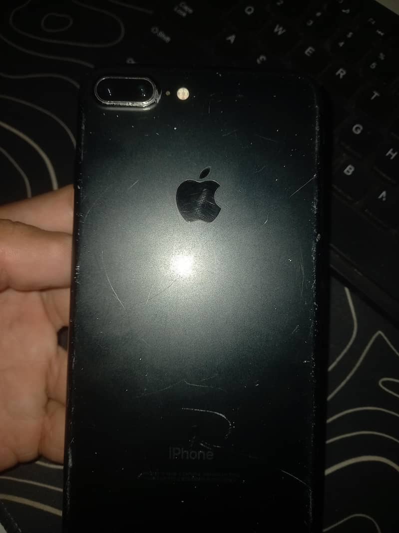 Apple iPhone 7 Plus 1