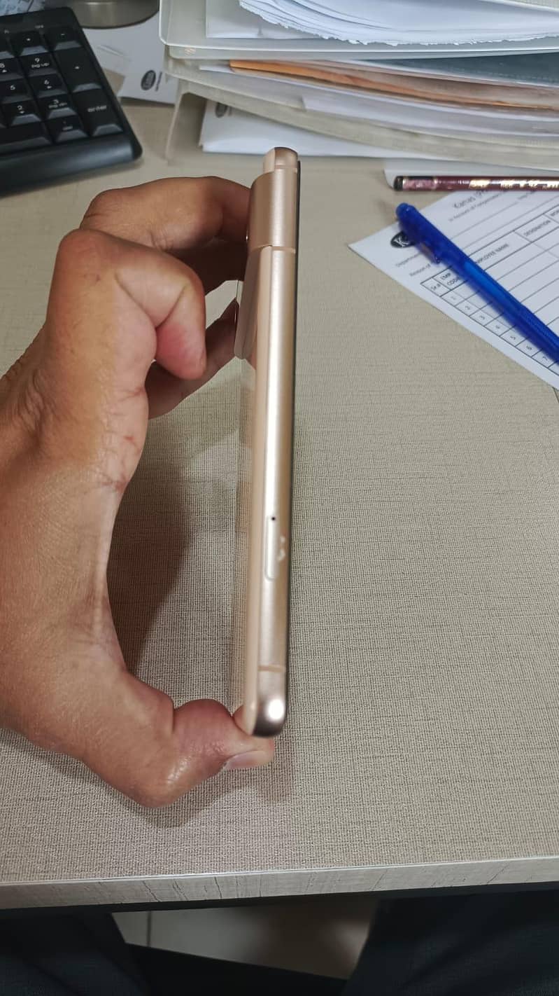 Google Pixel 8 4