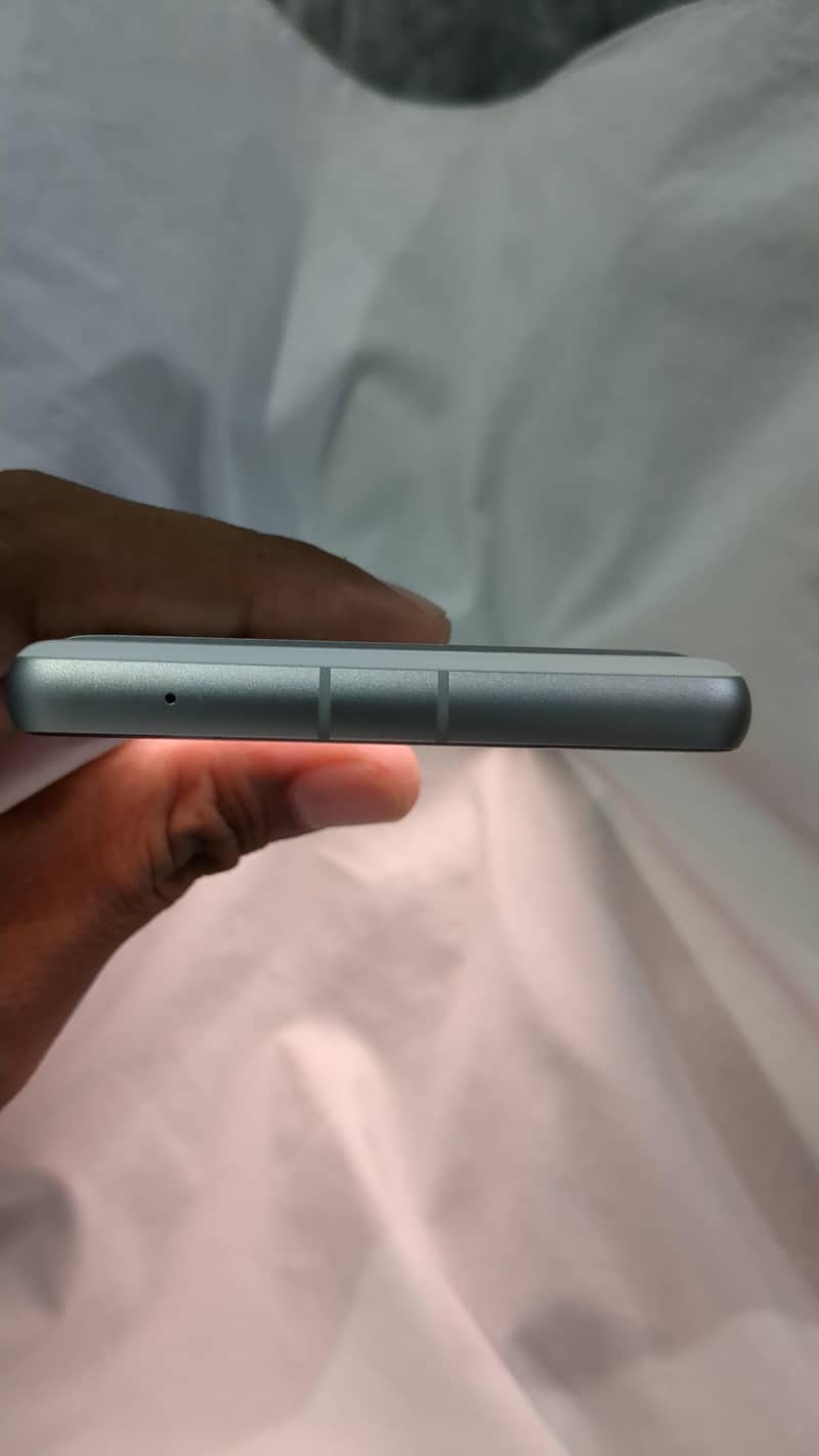 Google Pixel 7a 4