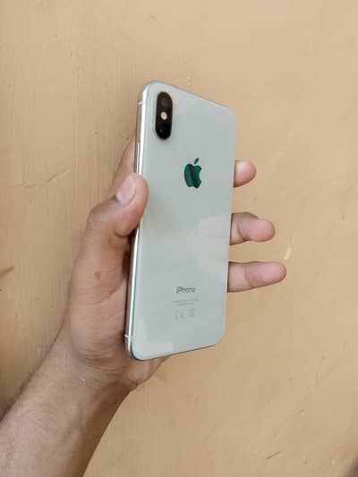 •Apple iPhone X 256 GB ma hai