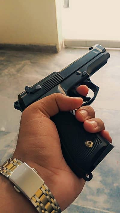 Metal gun
