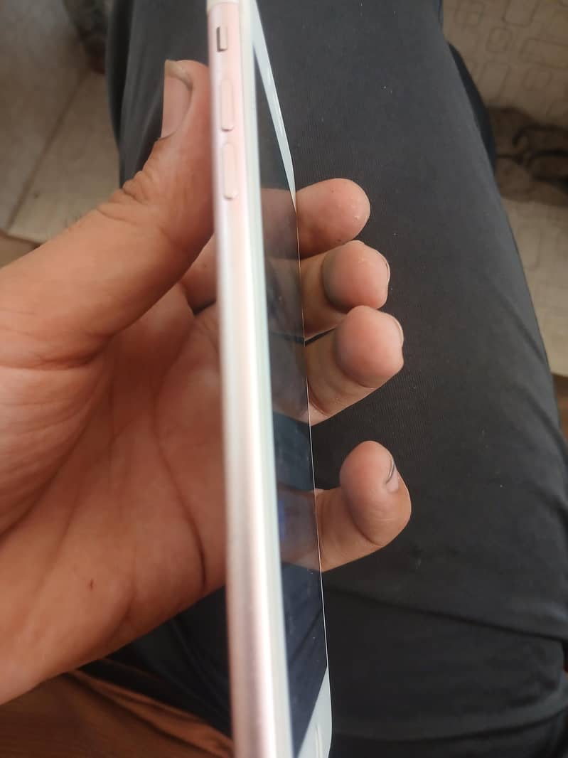Apple iPhone 7 Plus 1