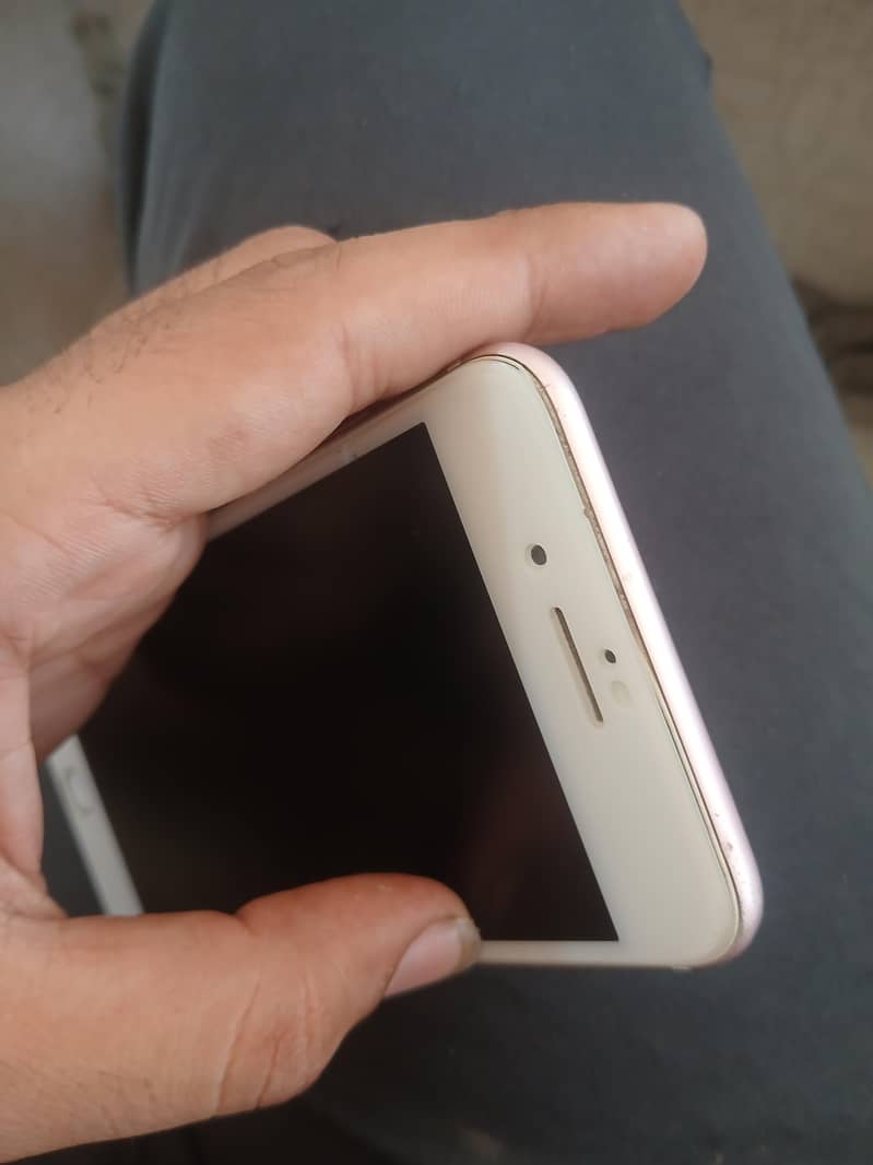 Apple iPhone 7 Plus 3