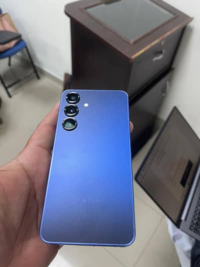 Samsung Mobile S25 Pta Approved 12/512gb 9.5/10