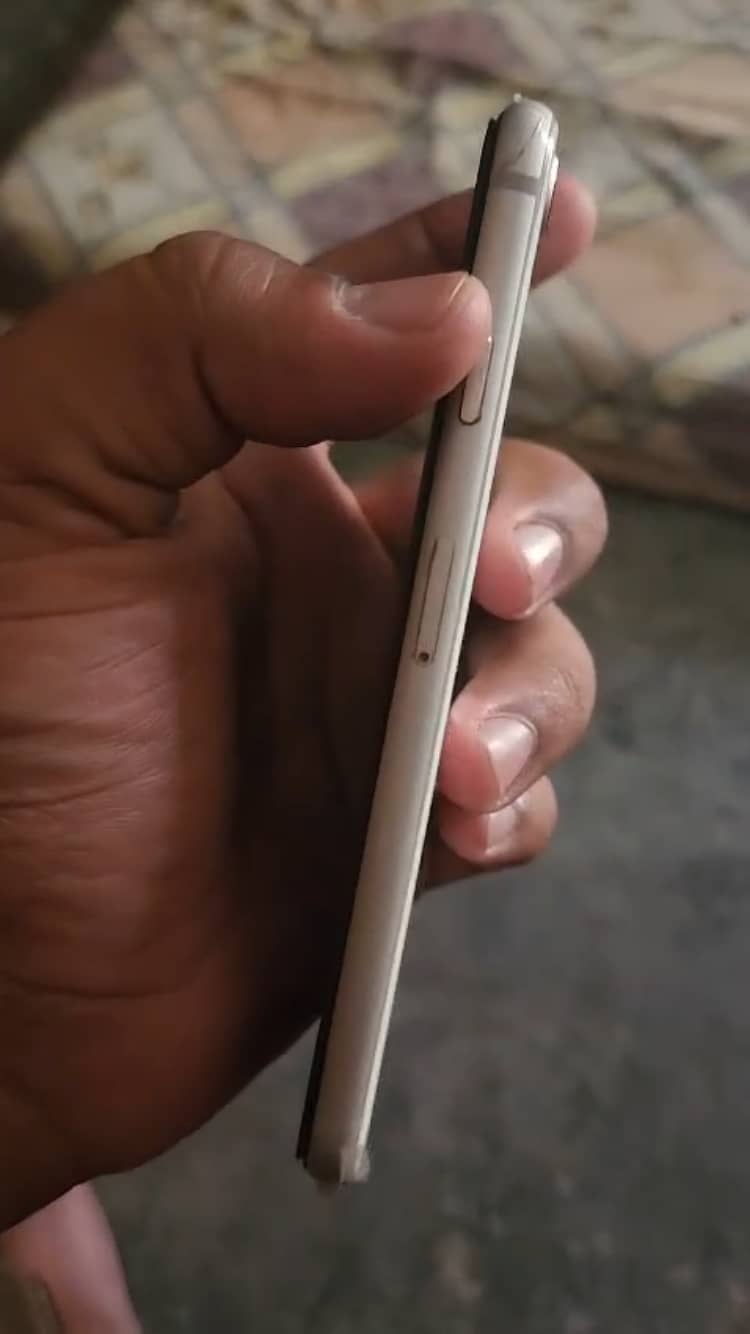 Apple iPhone SE 3