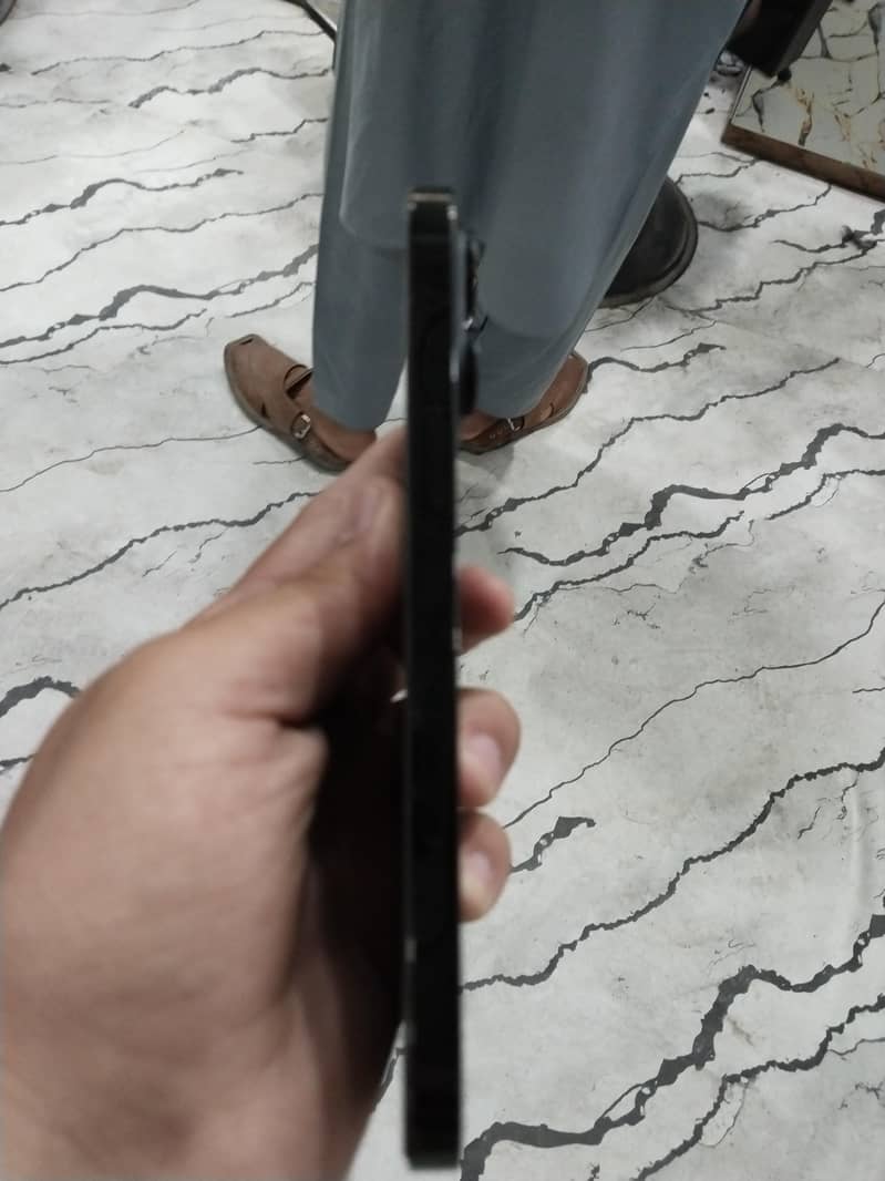 Apple iPhone 14 Pro Max 1