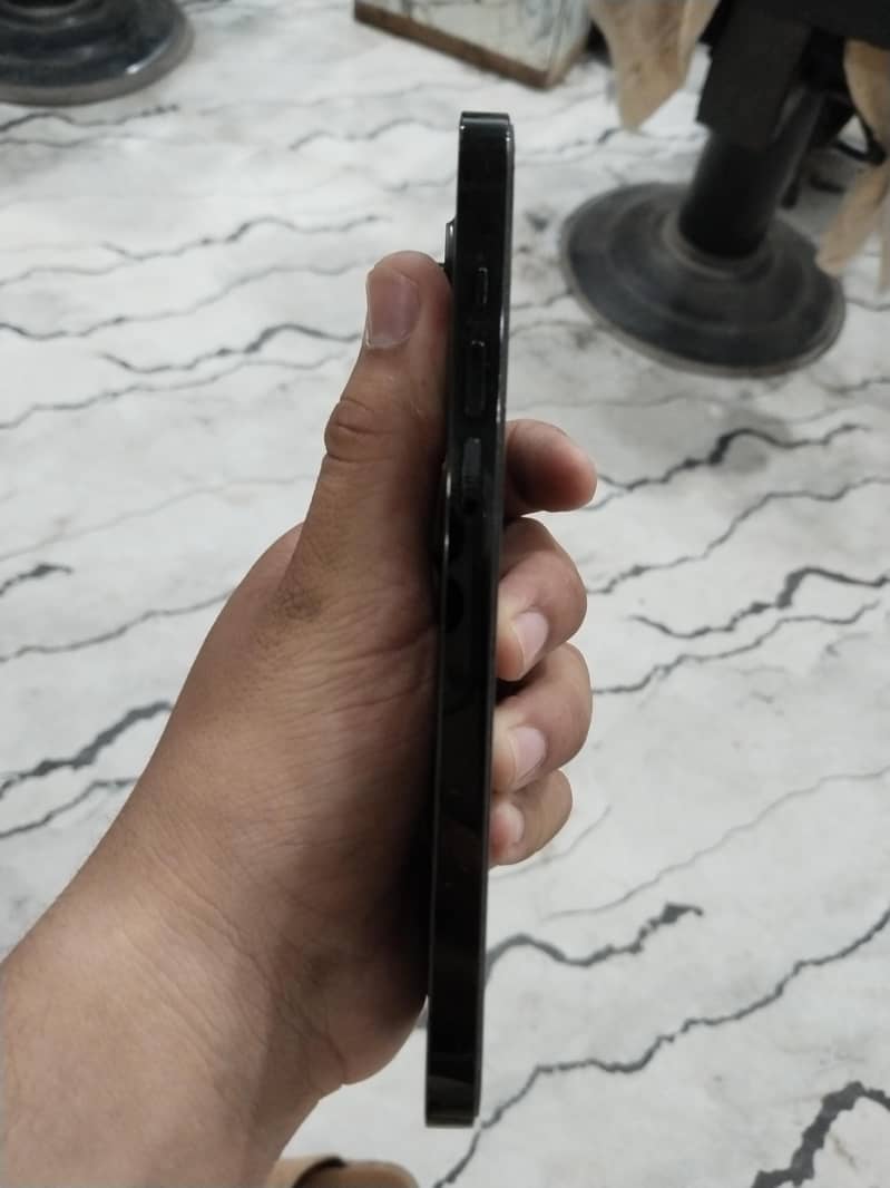Apple iPhone 14 Pro Max 2