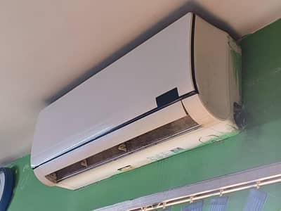 Haier 1.5 ton Non inverter No rapier lush condition