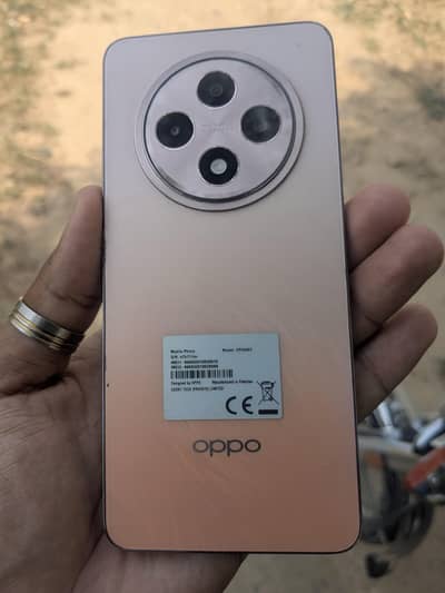 OPPO Reno12 F