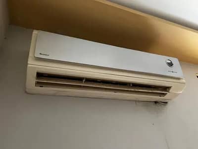 Gree 1.5 ton Non inverter No rapier lush condition