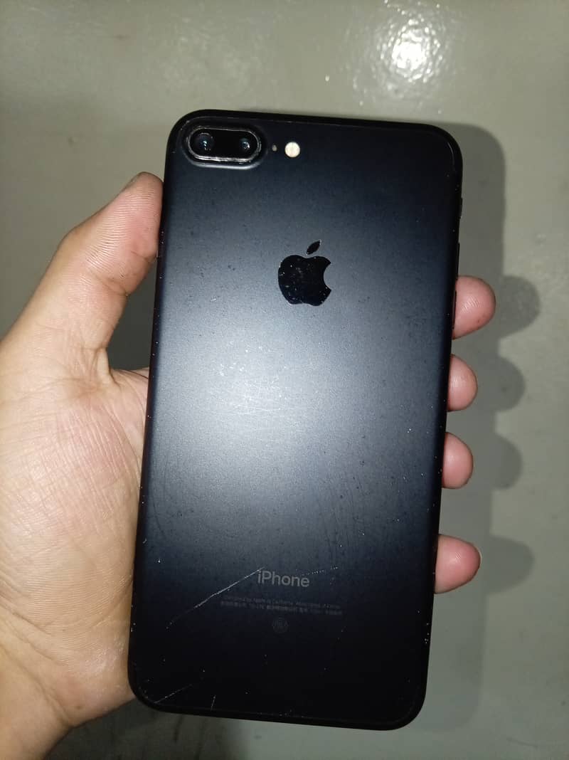 Apple iPhone 7 Plus 1