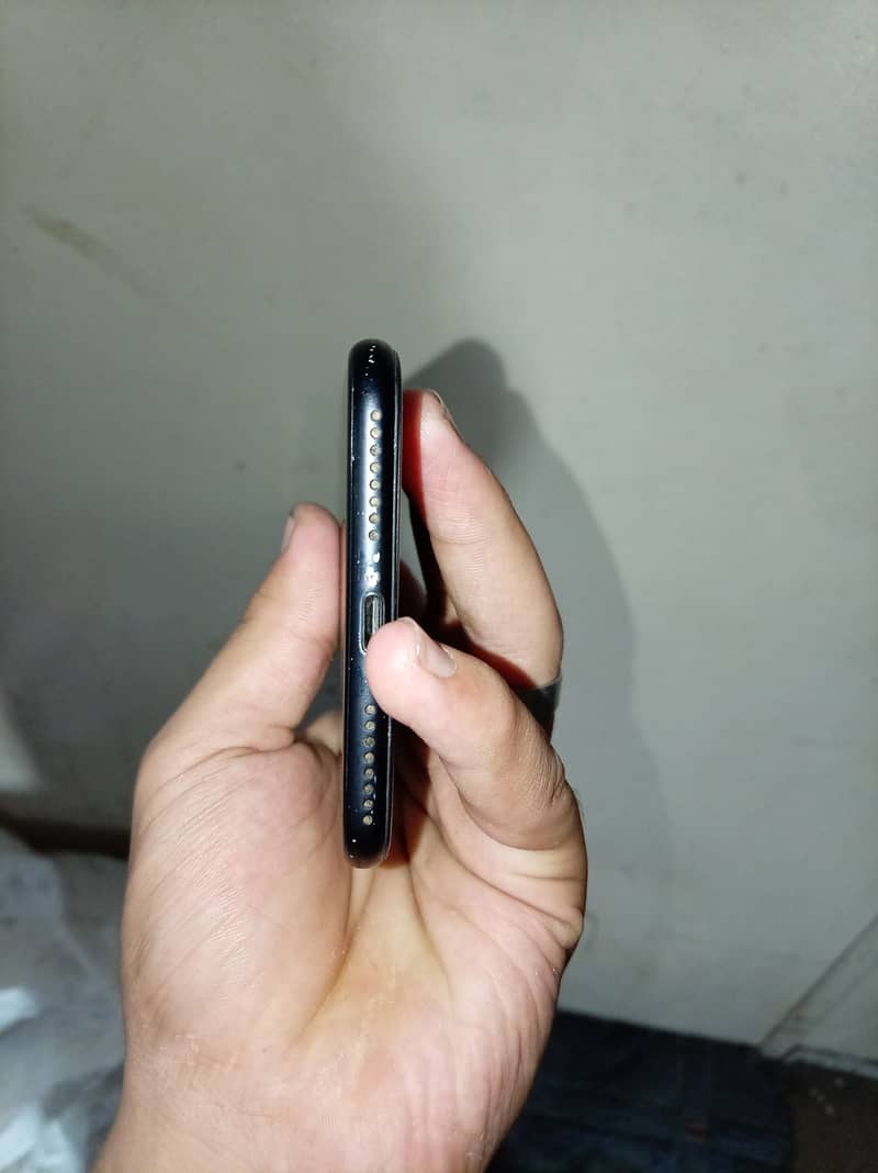 Apple iPhone 7 Plus 5