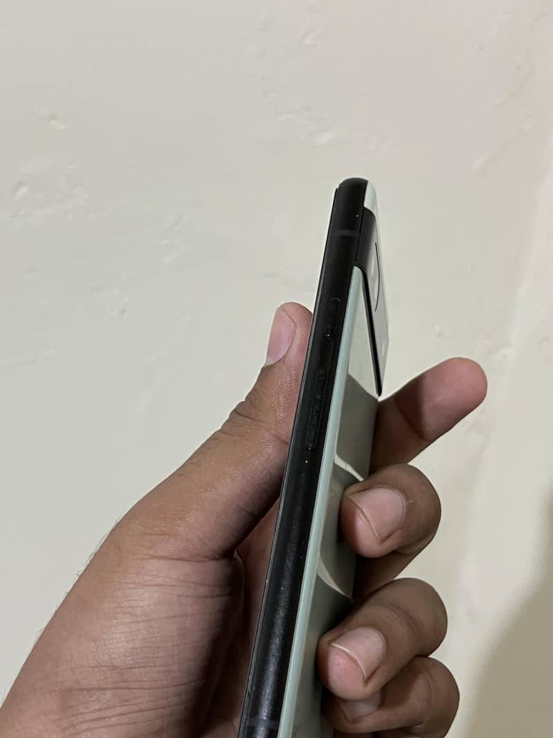 Google Pixel 6a 5