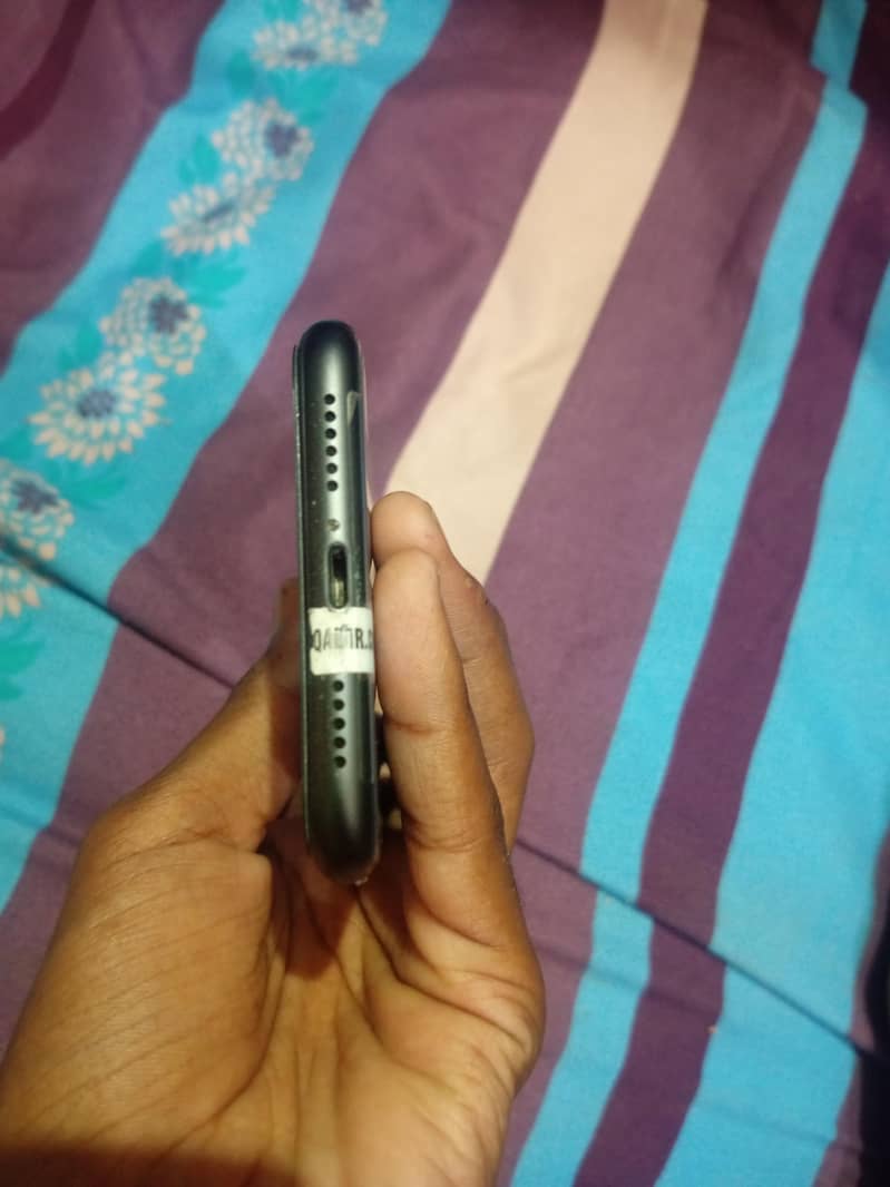 Apple iPhone 11 5