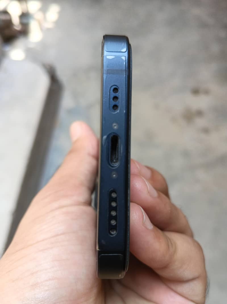 Apple iPhone 13 3