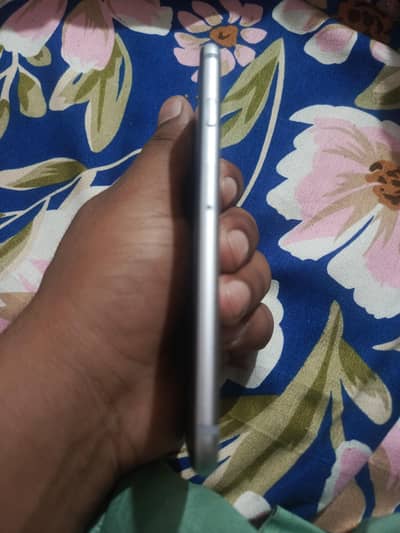Apple iPhone 6S