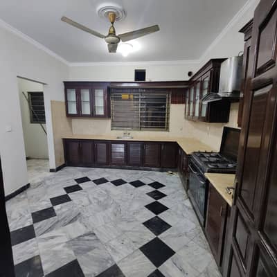 10 Upper Portion for rent in Soan Garden Islamabad Only interested person contact us on whatsapp number please Gas bijli water available rent 50k negotiable
