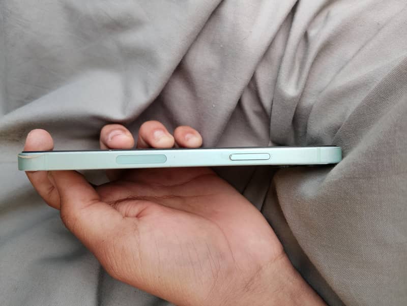 Apple iPhone 12 1
