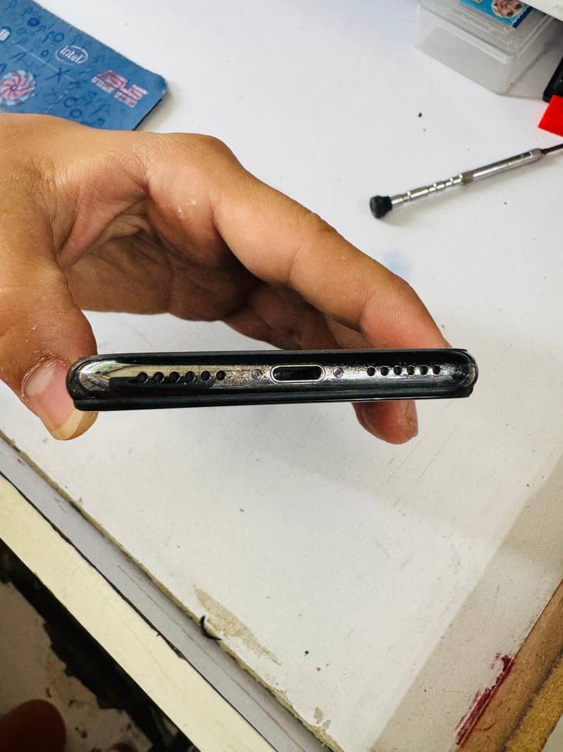 Apple iPhone X 0