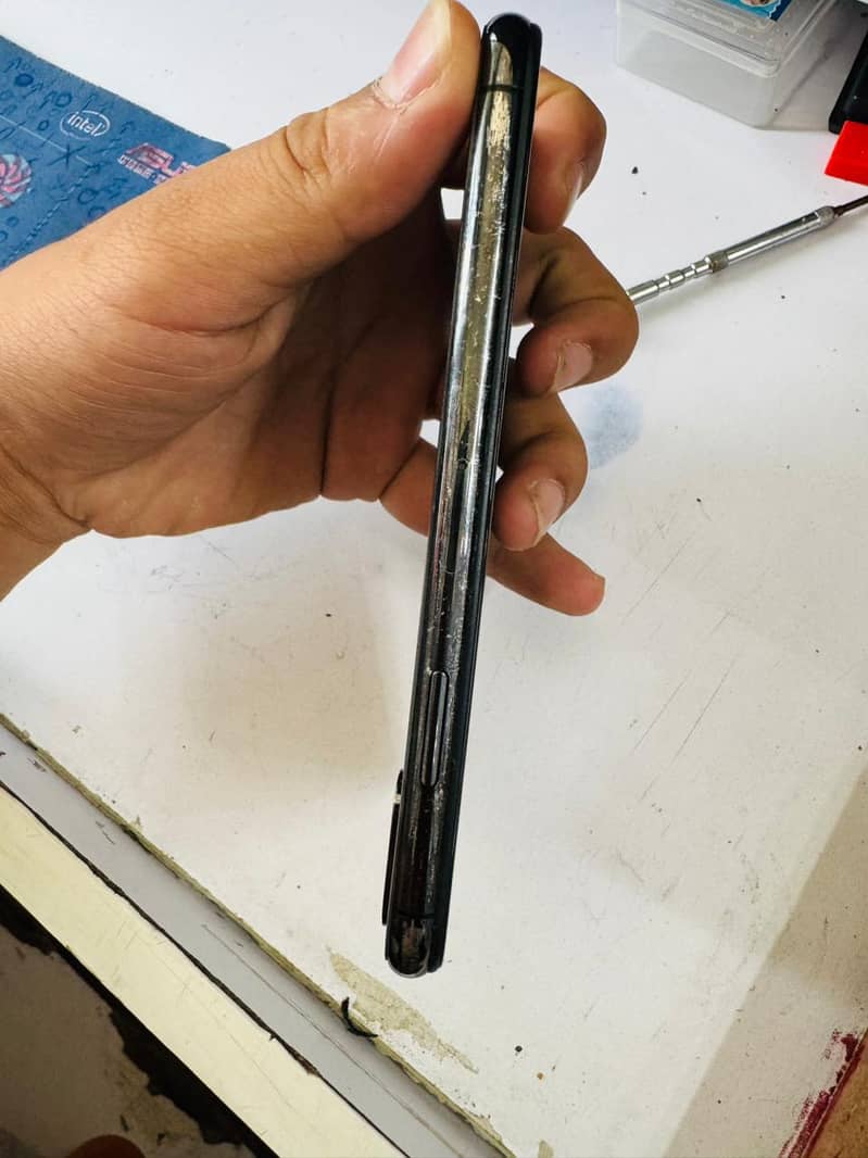 Apple iPhone X 2