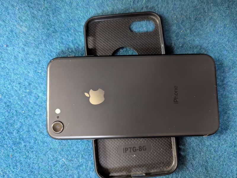 Apple iPhone 8 0