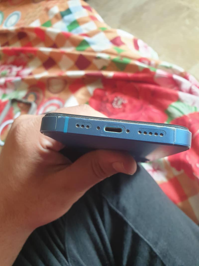 Apple iPhone 13 3