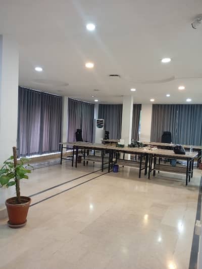 In I-10 3200 Square Feet Office For rent