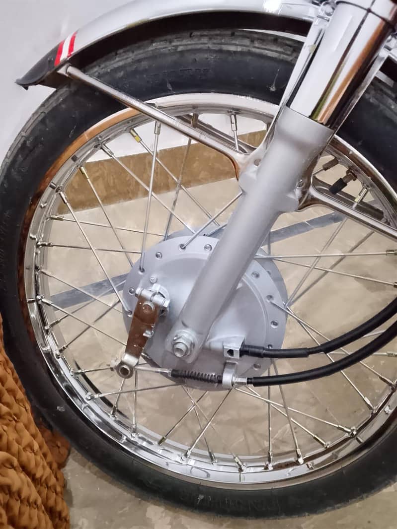 bilkl new condition 2