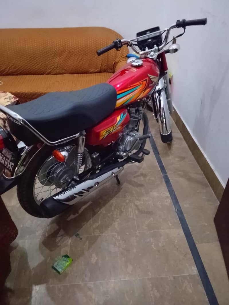 bilkl new condition 24