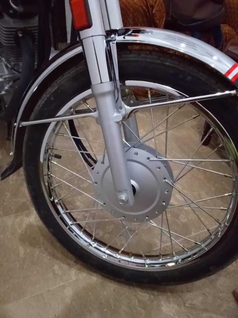 bilkl new condition 29