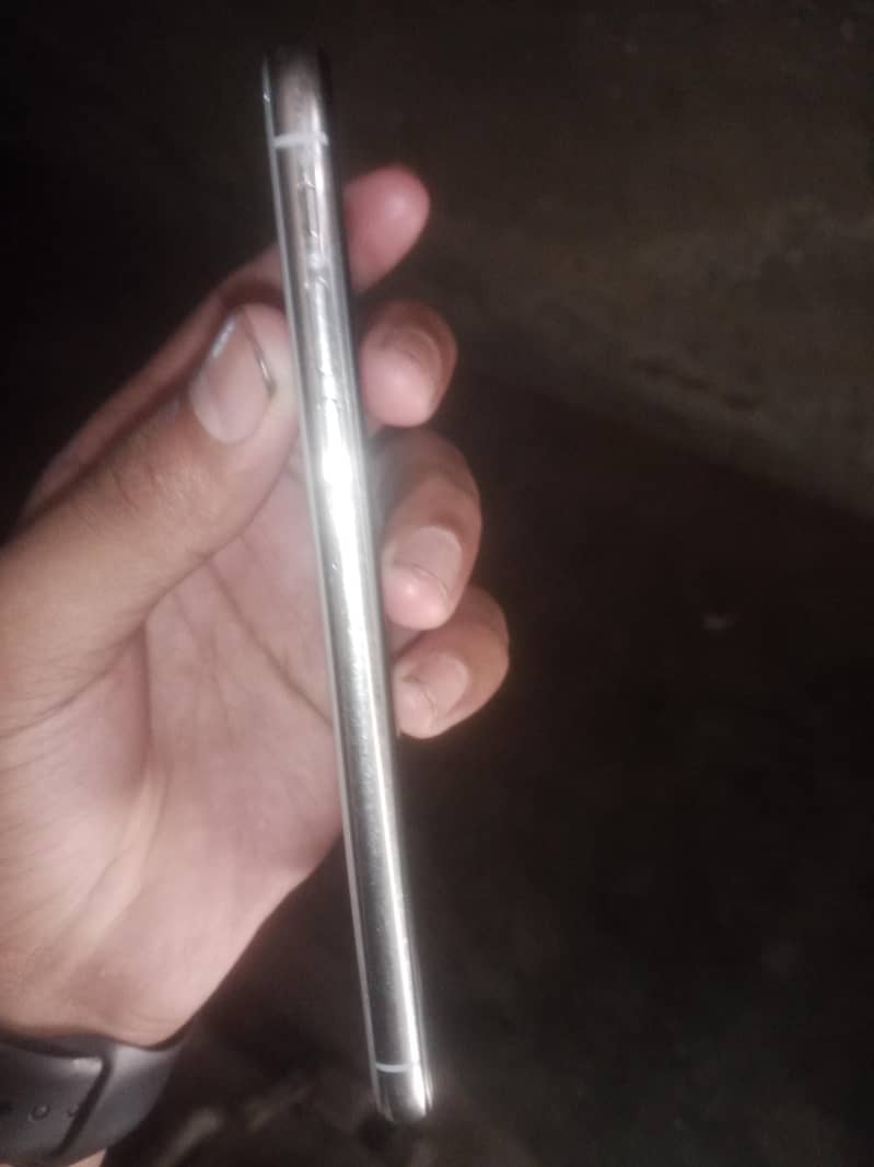 Apple iPhone X 3