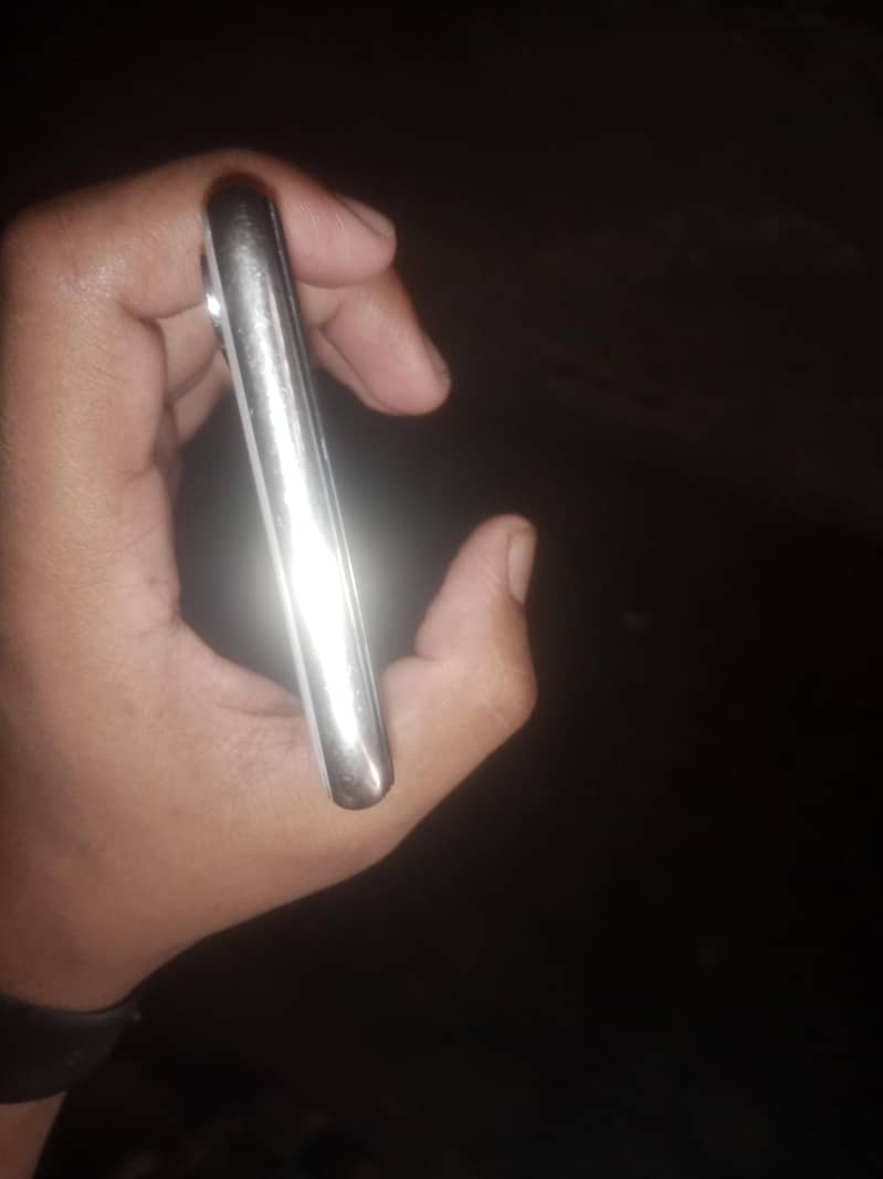 Apple iPhone X 4