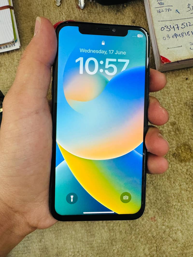 Apple iPhone X 4