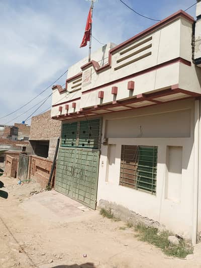 5 Marla Single Storey House available for Sale in Madina Town